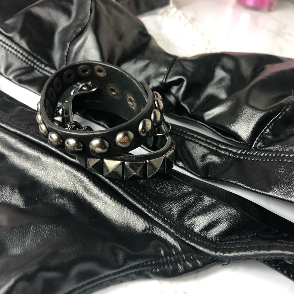 Lingerie Bundle - Picture 2 of 9